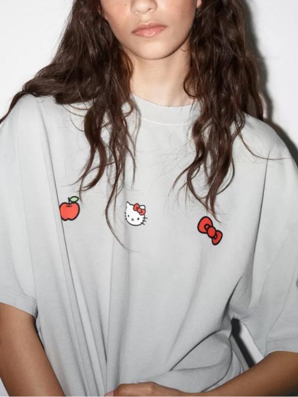 Zara Hello Kitty Graphic Tee in Light Gray
